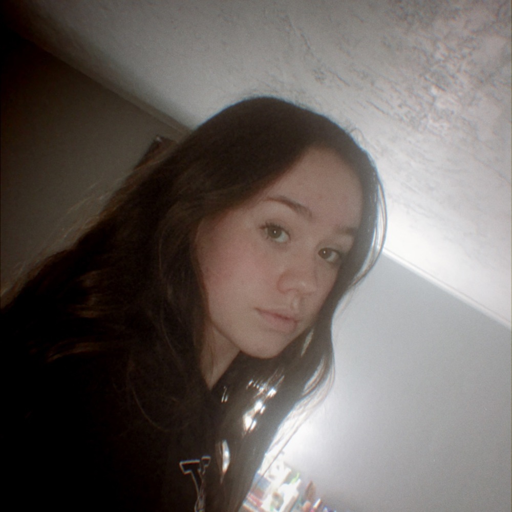 Meet your Posher, Alexis